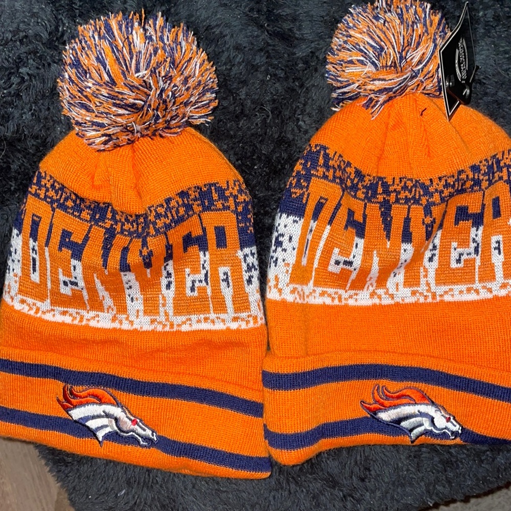 DENVER BRONCOS fans! I know we lost but you can still show some love 💛💙💛